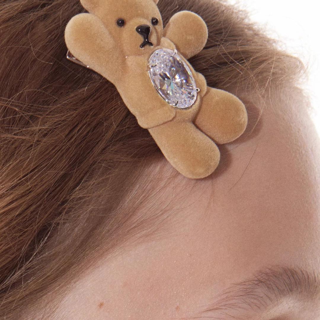 新品】YVMIN クマ型ヘアクリップ （左一つのみ） - メルカリ