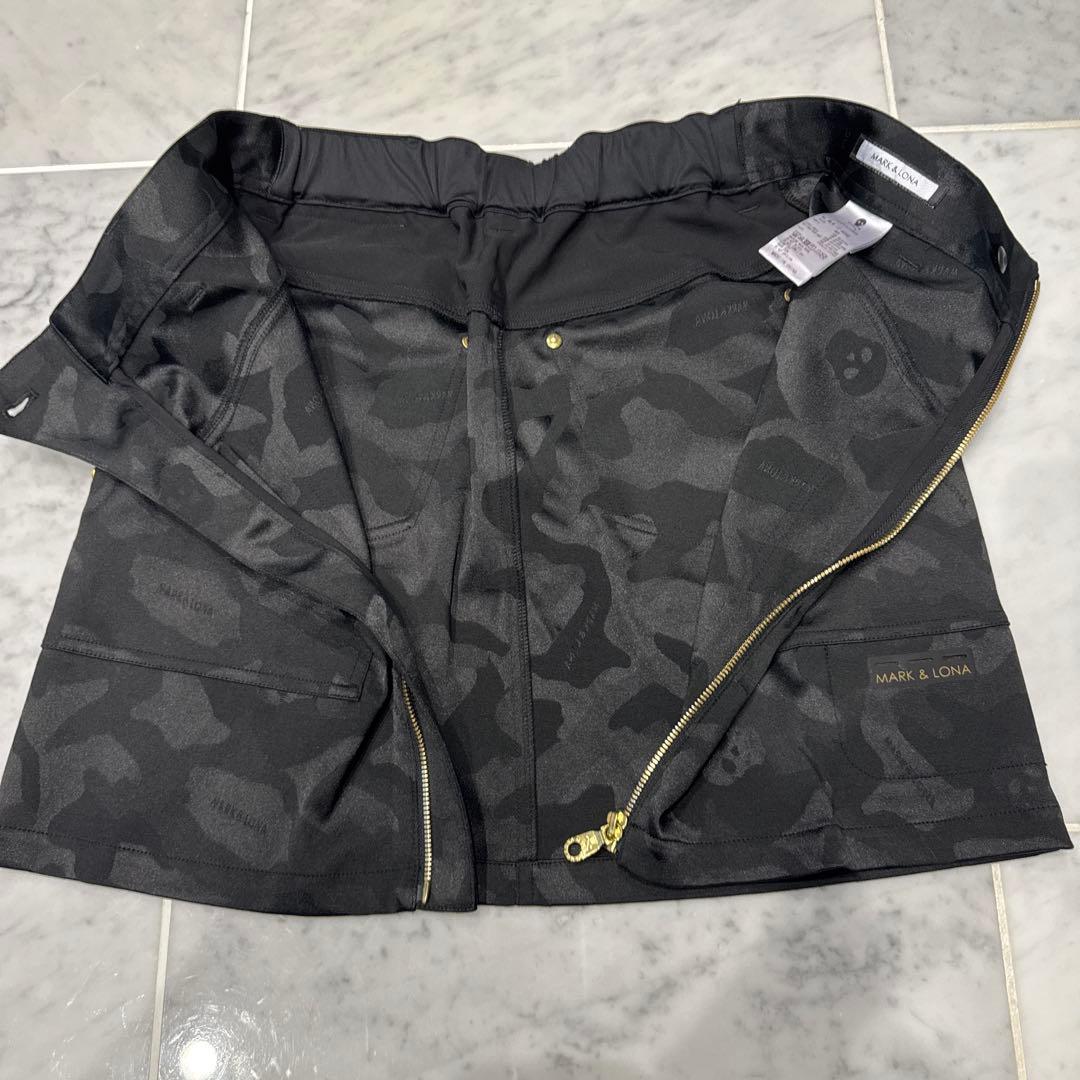 MARK & LONA スカル柄ブラックスカート