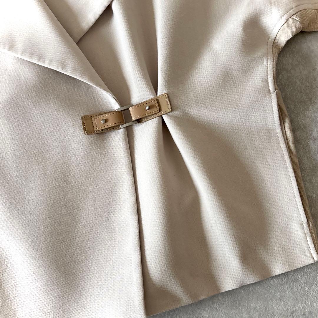 美品 自由区 ショールカラーコート 切り替え ベルト付き ベージュ 38 羽織