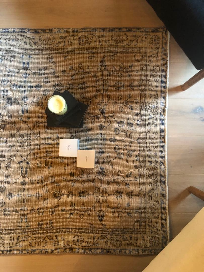 ヴィンテージラグ　くすみアプリコット　トルコ　ボタニカルフローラル　ウォッシュ