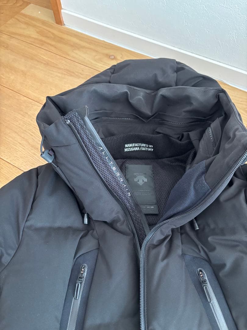 水沢ダウンジャケット　マウンテニア　Lサイズ