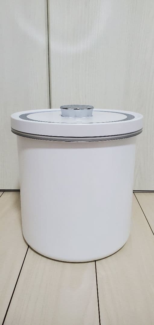 新品/OoBLE （オーブル） 13L 真空保存容器 白 米びつ 乾物パスタ容器