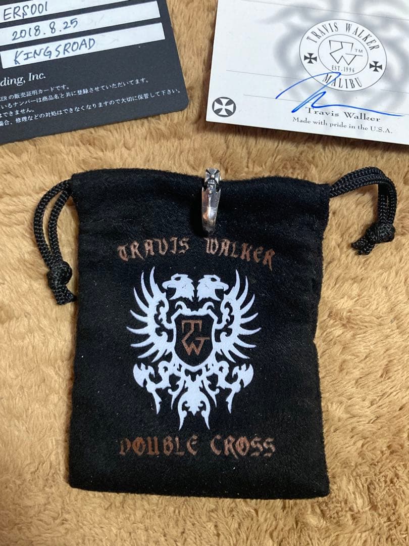 トラビスワーカー シングルクロスフープ ピアス 18金ポスト ギャランティカード