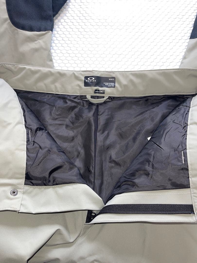 2526 OAKLEYオークリー　スノーボードウェア　パンツ　ユニセックスM
