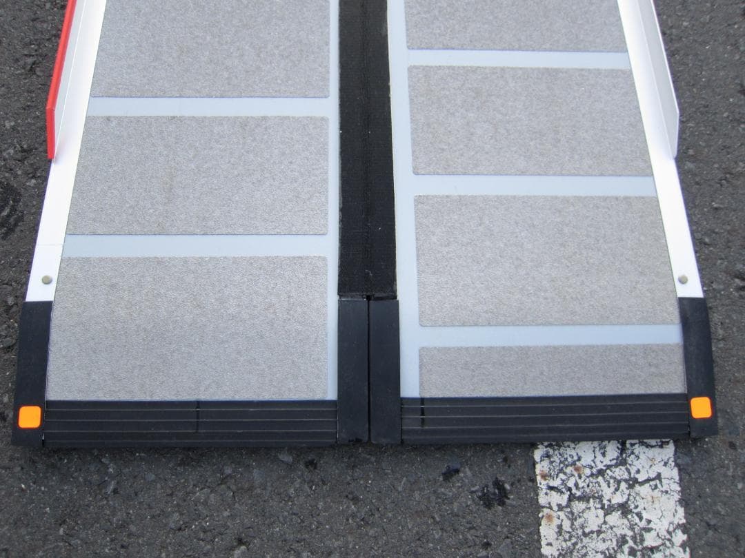 ①新型 超硬美品 ケアスロープ 2M 200cm 簡易洗浄済 送料込 定価14万