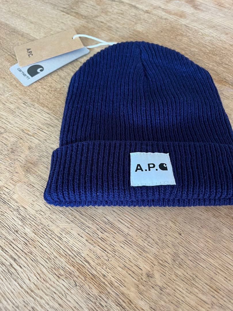 A.P.C × carhartt コラボビーニー ニット帽 - メルカリ