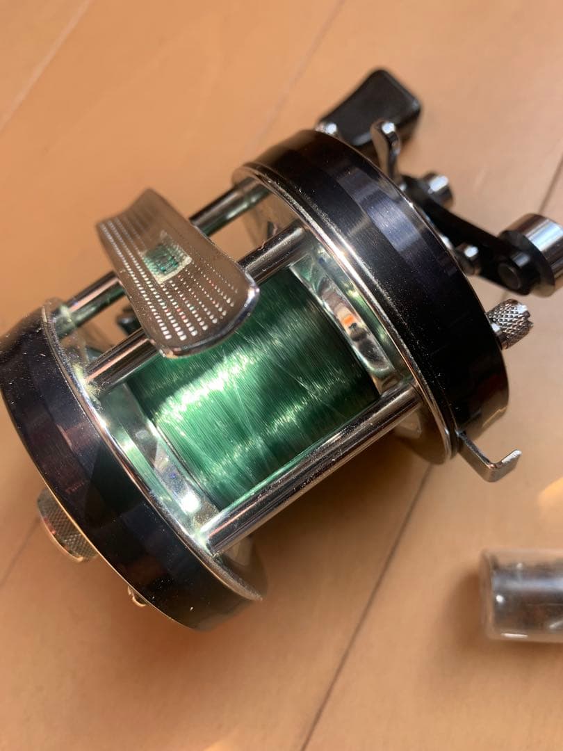 キ*ベ様 ABU5001C アンバサダー当時物　付属品有り 左巻ベイトリール 五