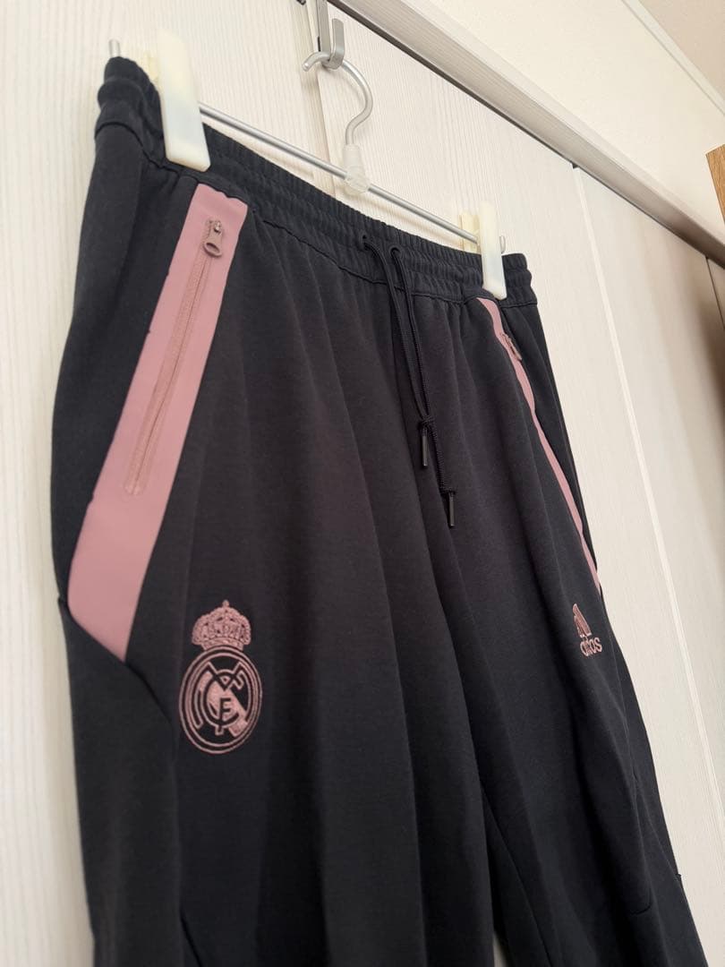22-23 レアル・マドリード トラベルフーディー　パンツ　上下セット