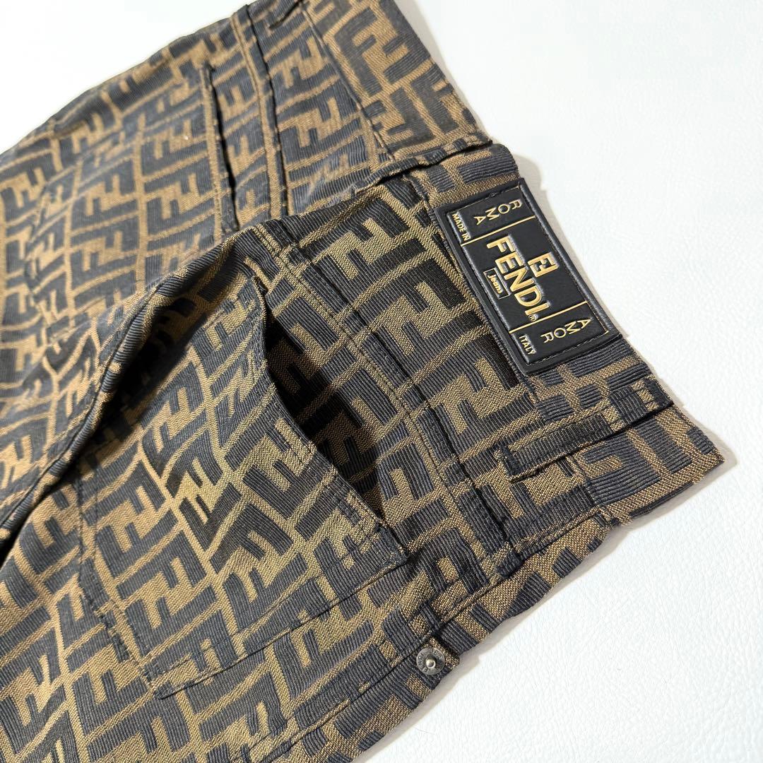 ✨使用感なし 極美品✨ フェンディ ズッカ柄 パンツ 金ボタン