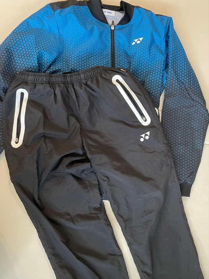 セブン　YONEX ウォームアップウェア Mサイズ 青黒