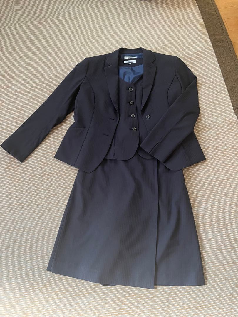 レディーススリーピース（キュロット）スーツ