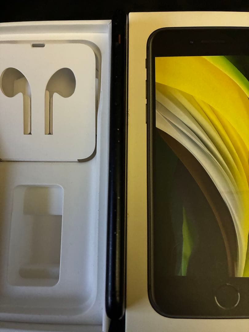 iPhone SE2　64GB　ブラックSIMロック解除済