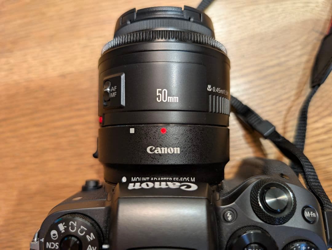 Canon EOS M5本体とおまけ付き レンズと予備バッテリー