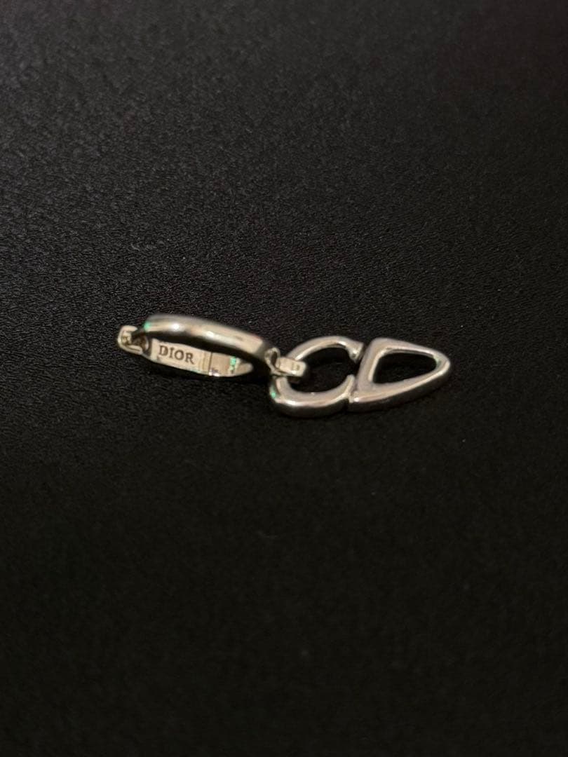 Dior 垂れ下がりピアス（片耳用）