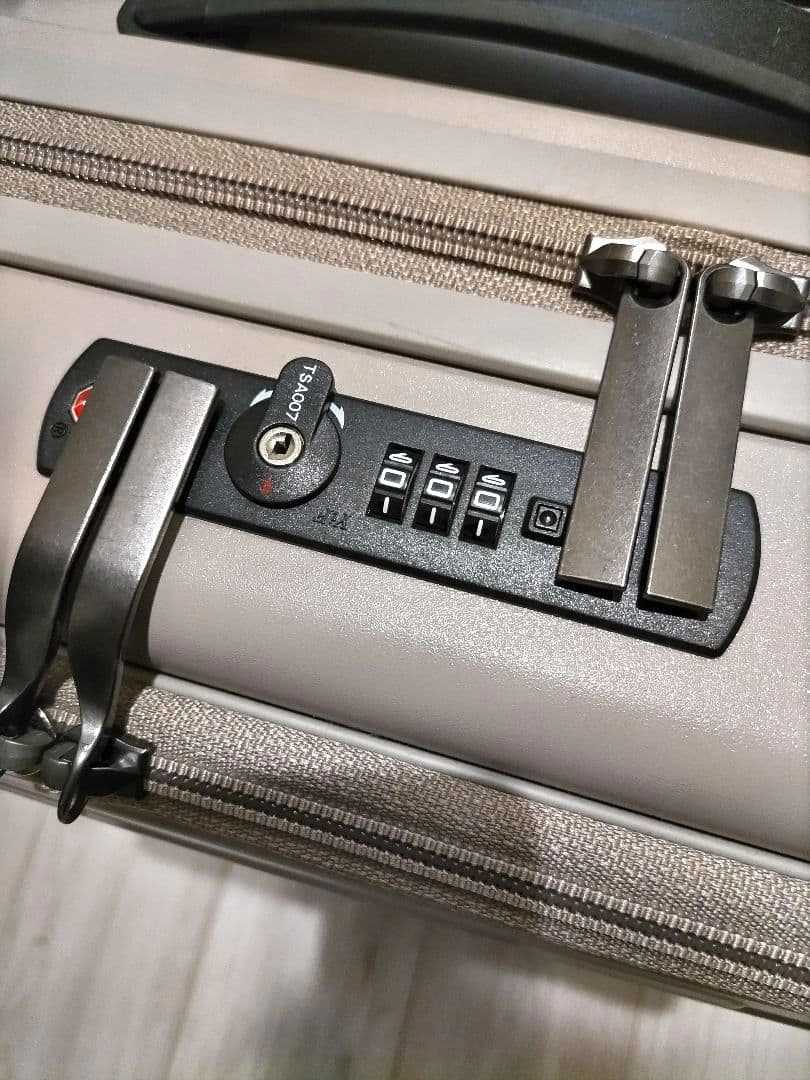 美品　OLTIMO　キャスターロック　TSA フロントオープン　機内持ち込み