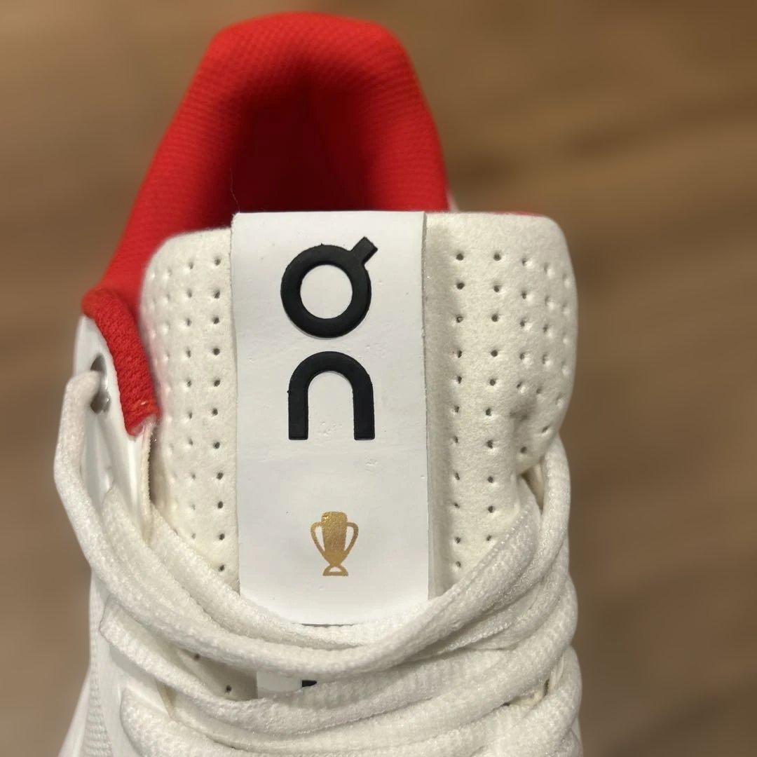 on テニスシューズ ホワイト/レッド/ブルー　ハードコート　27.5cm