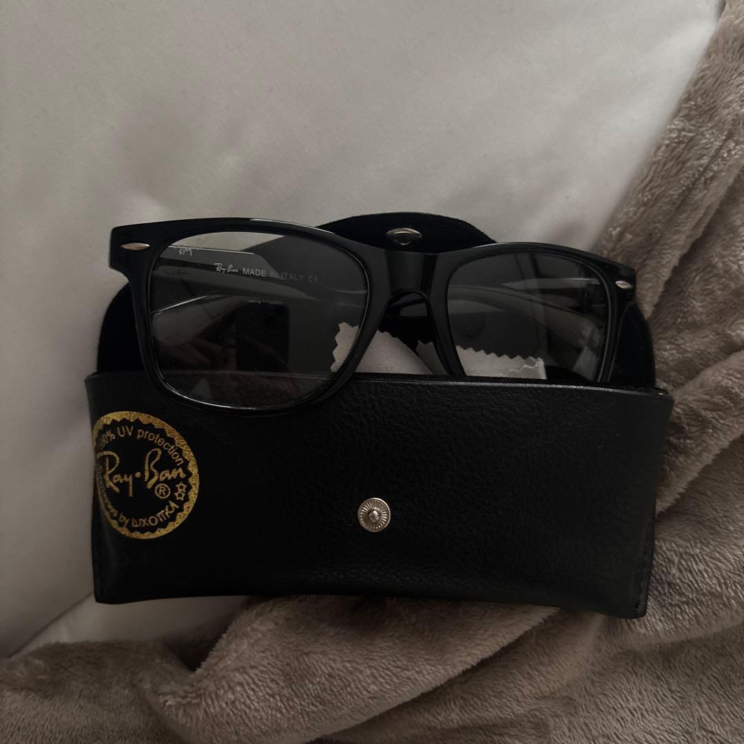 Ray-Ban RB2132 ブラックサングラス