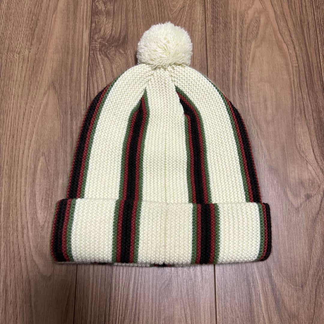 Stussy ポンポン付きストライプ柄ニット帽