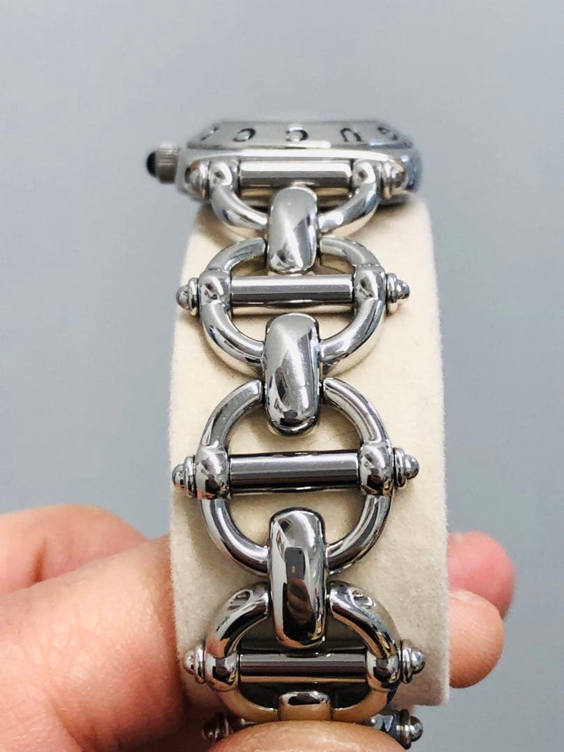 極美品！ グッチ GUCCI 6400L 腕時計 シルバー 箱付き GUCCI