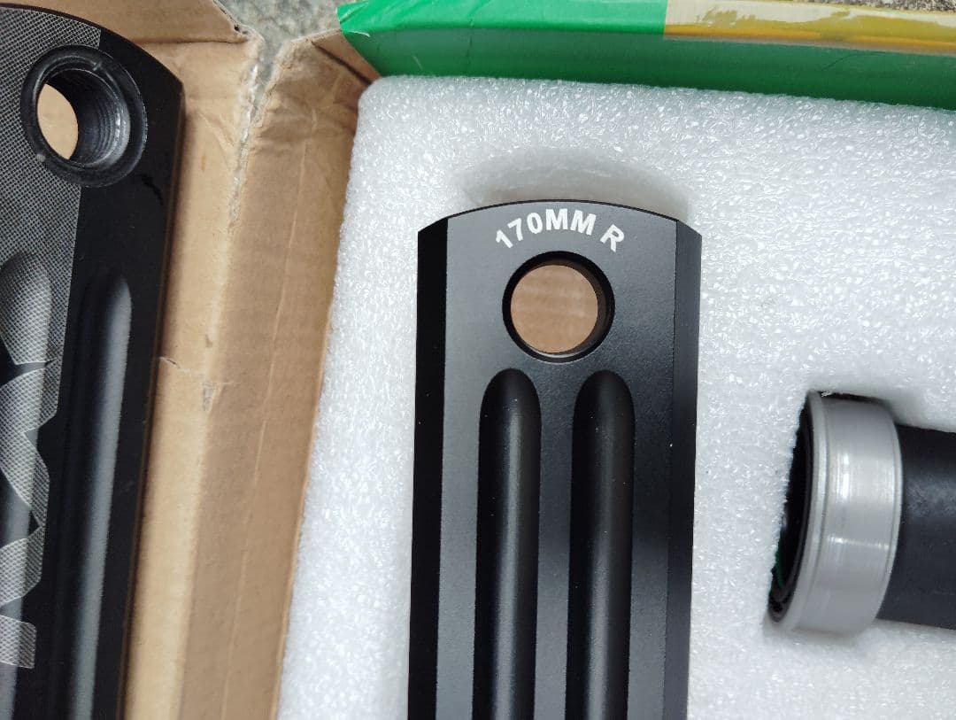 ZRX クランクセット 170　175　DUBボトムブラケット付き