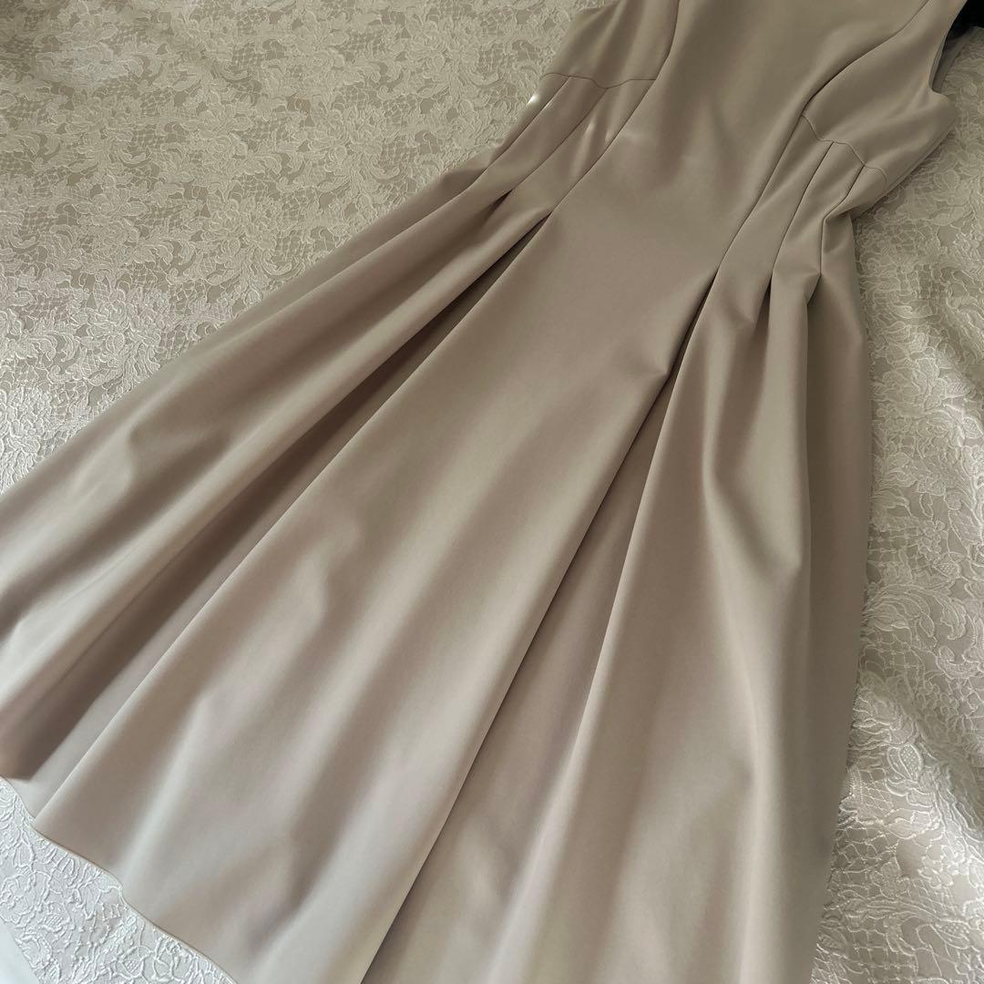 Rene ワンピース　ベージュ　美品