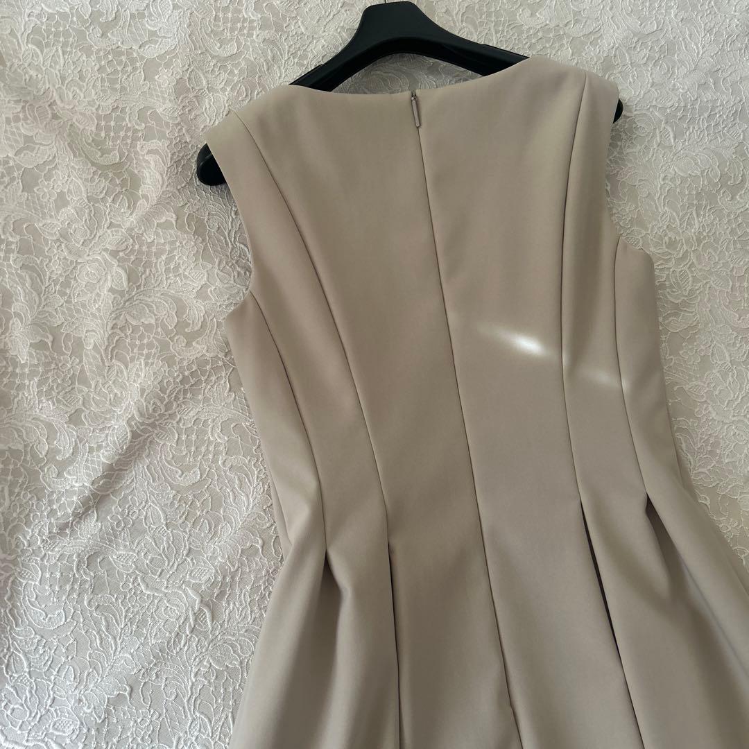 Rene ワンピース　ベージュ　美品
