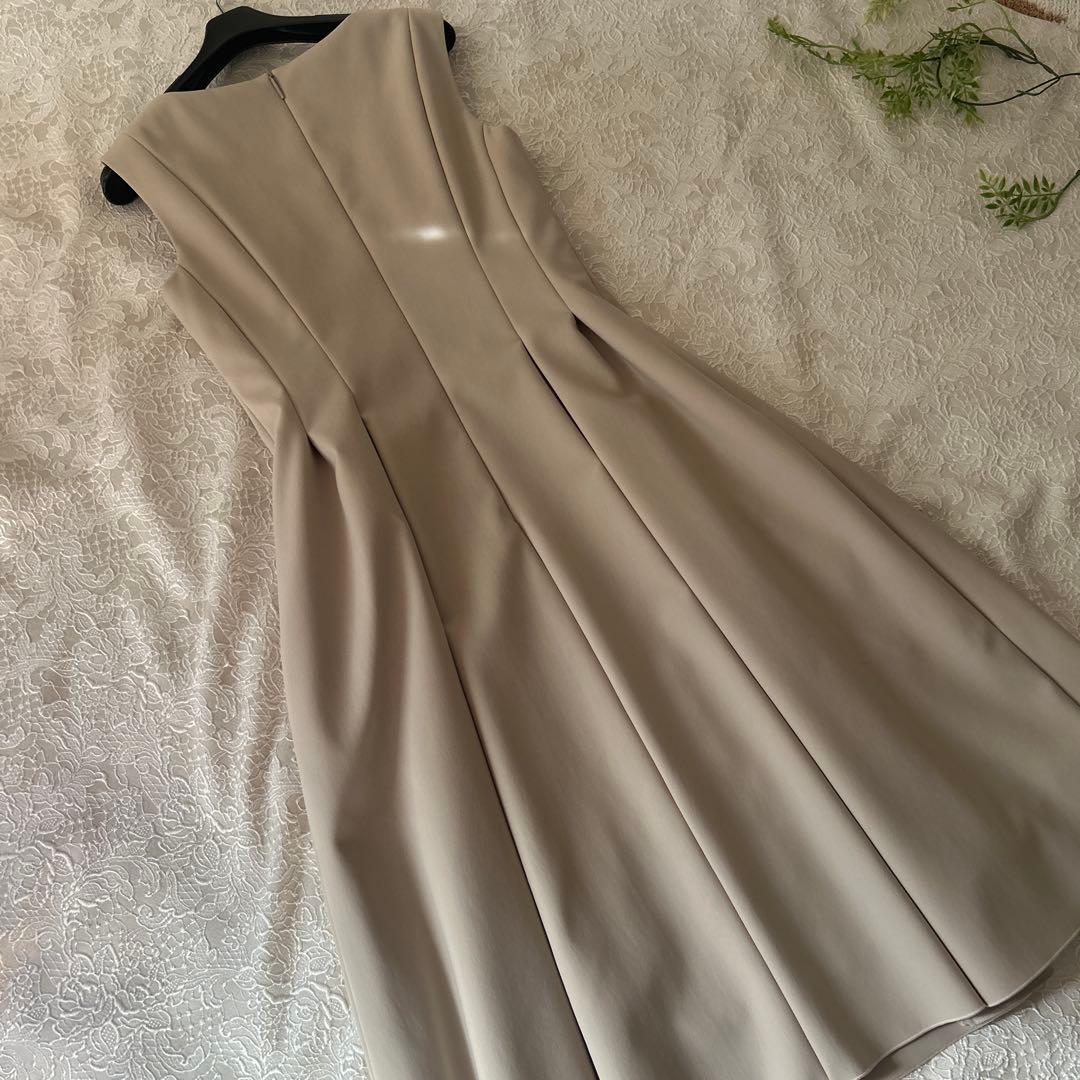 Rene ワンピース　ベージュ　美品