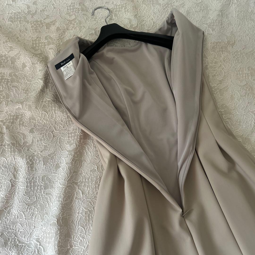 Rene ワンピース　ベージュ　美品