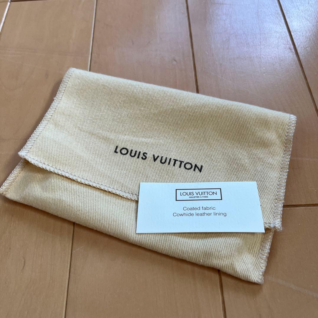 ルイヴィトン ダミエアズール キーケース 6本用