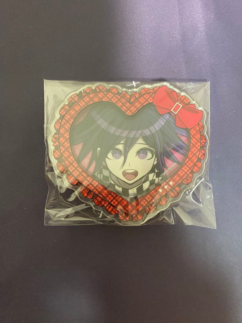 ハートアクリルバッジ 王馬小吉 ダンガンロンパV3 - メルカリ