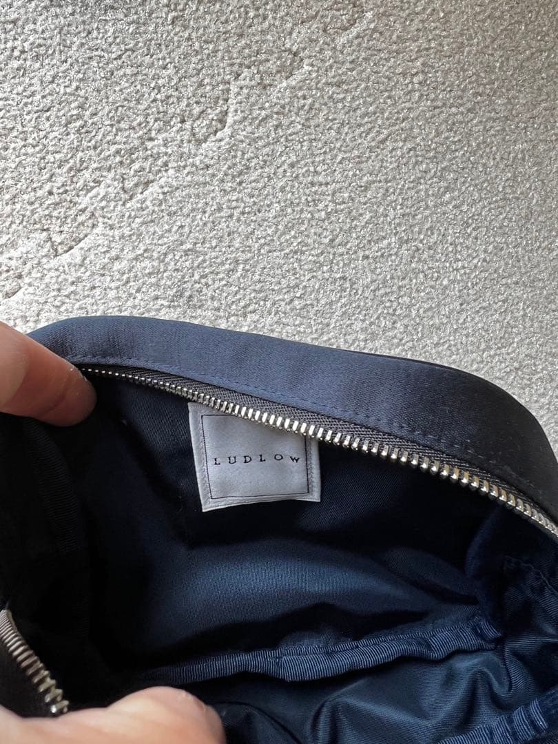 LUDLOW ネイビー ポーチ 豚キャラクター付き