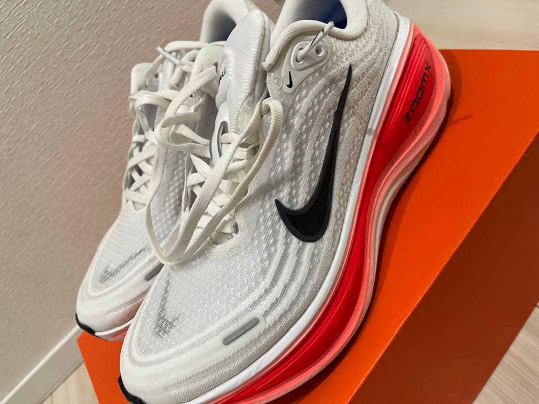 Nike Vomero Plus ボメロプラス　24.0cm