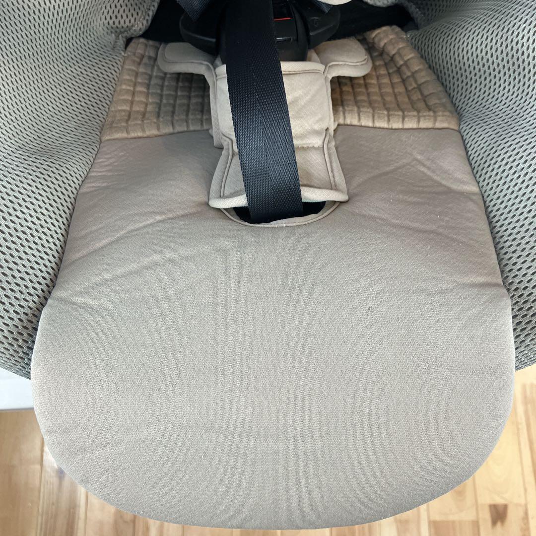 【美品】エールベベ　チャイルドシート　クルットRザ・ファースト2 パールベージュ