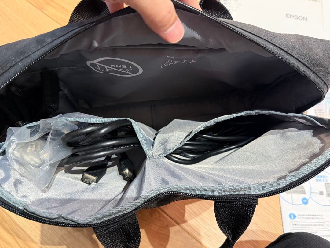 値下げ・美品：EPSON EB-1795F プロジェクター