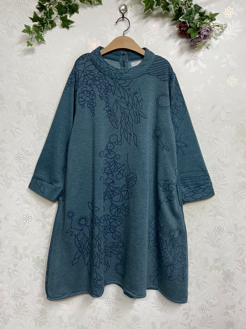 花210新品 厚手 裏起毛 上品♪ ボタニカルプリント Aラインワンピース