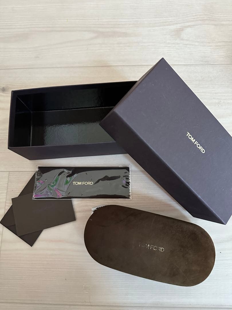 TOM FORD ブラウンラウンドサングラス ケース付き