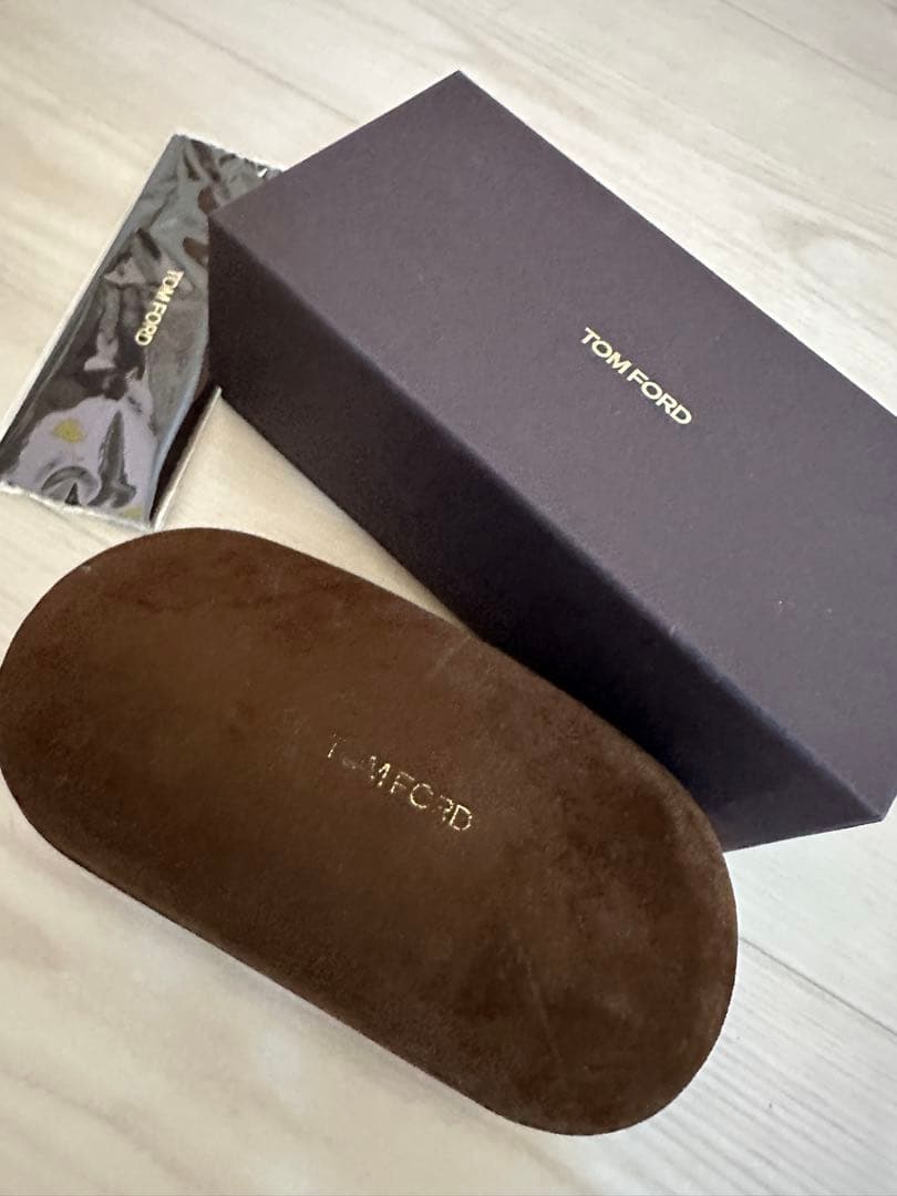 TOM FORD ブラウンラウンドサングラス ケース付き