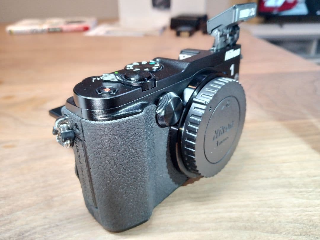 t*o様 センサー清掃済み【バッテリー計2個+ガイド本】Nikon1 V3 ボデ