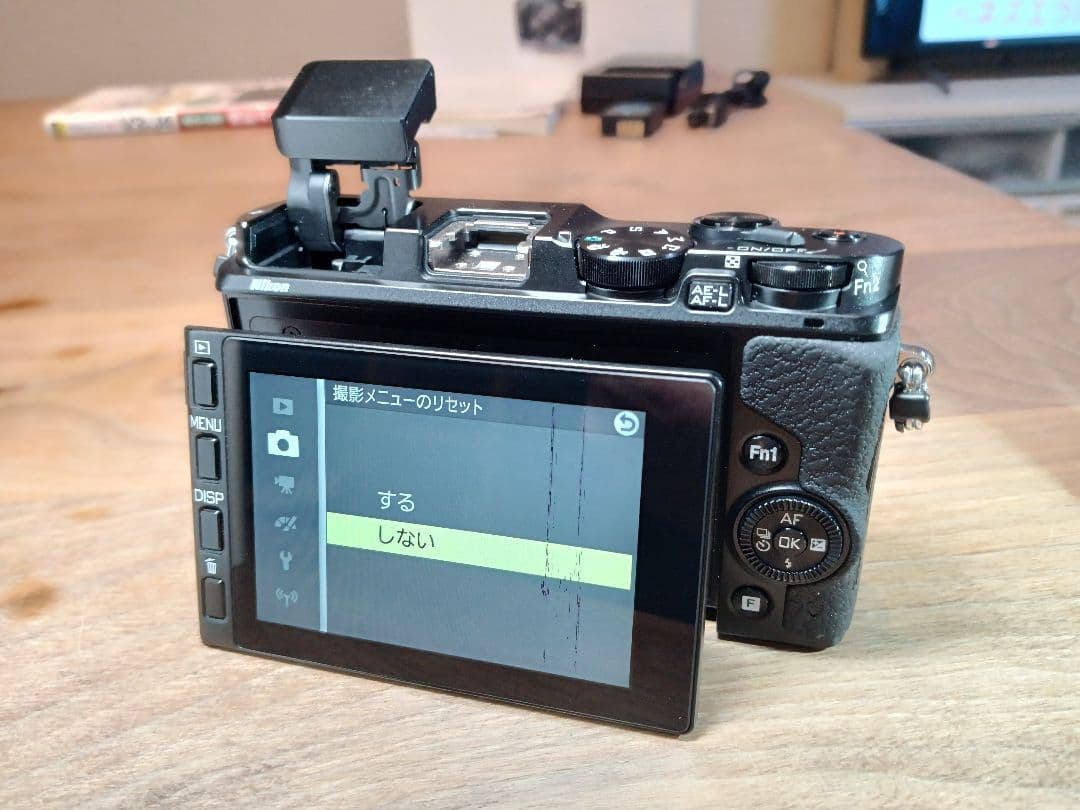 t*o様 センサー清掃済み【バッテリー計2個+ガイド本】Nikon1 V3 ボデ