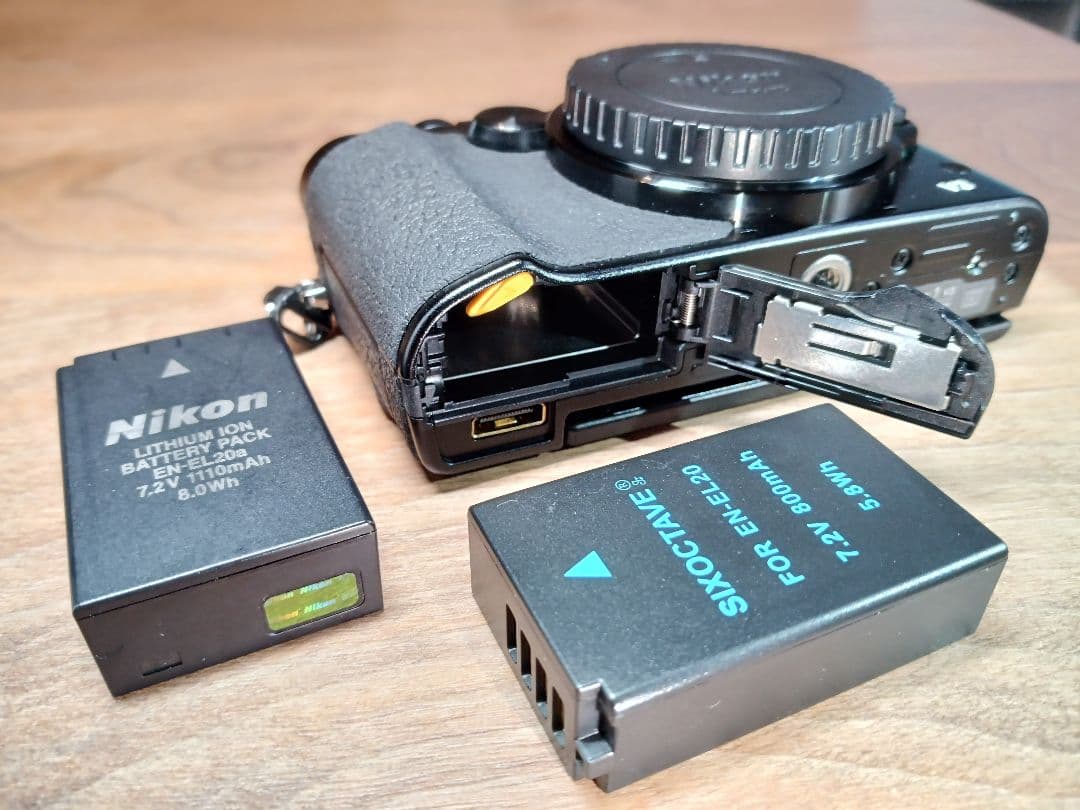 t*o様 センサー清掃済み【バッテリー計2個+ガイド本】Nikon1 V3 ボデ