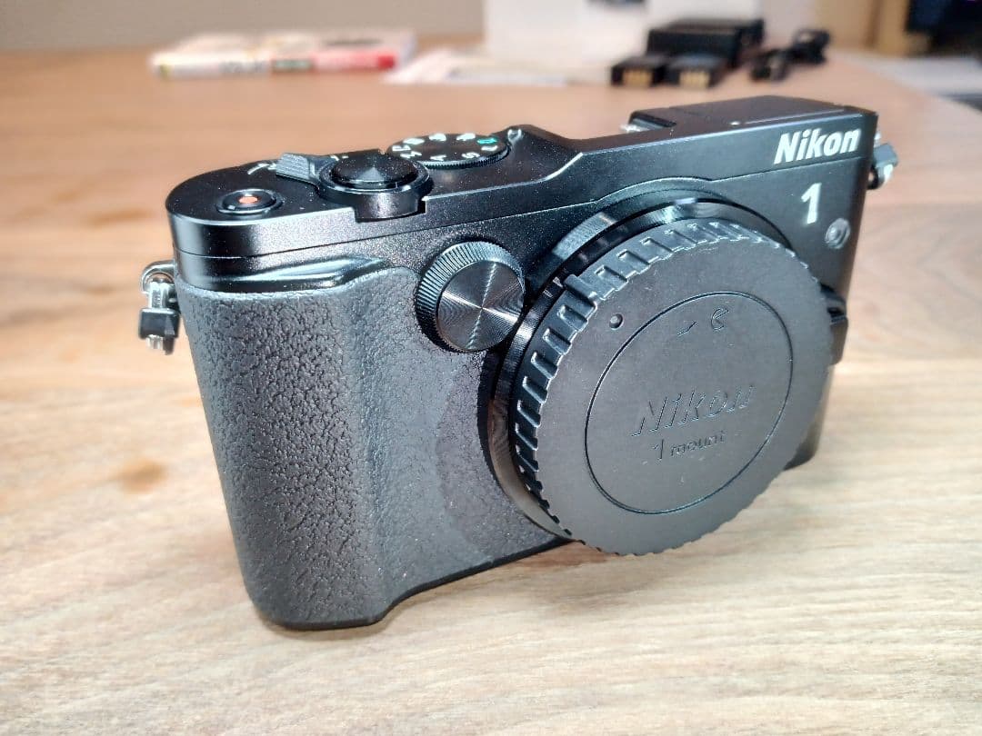 t*o様 センサー清掃済み【バッテリー計2個+ガイド本】Nikon1 V3 ボデ