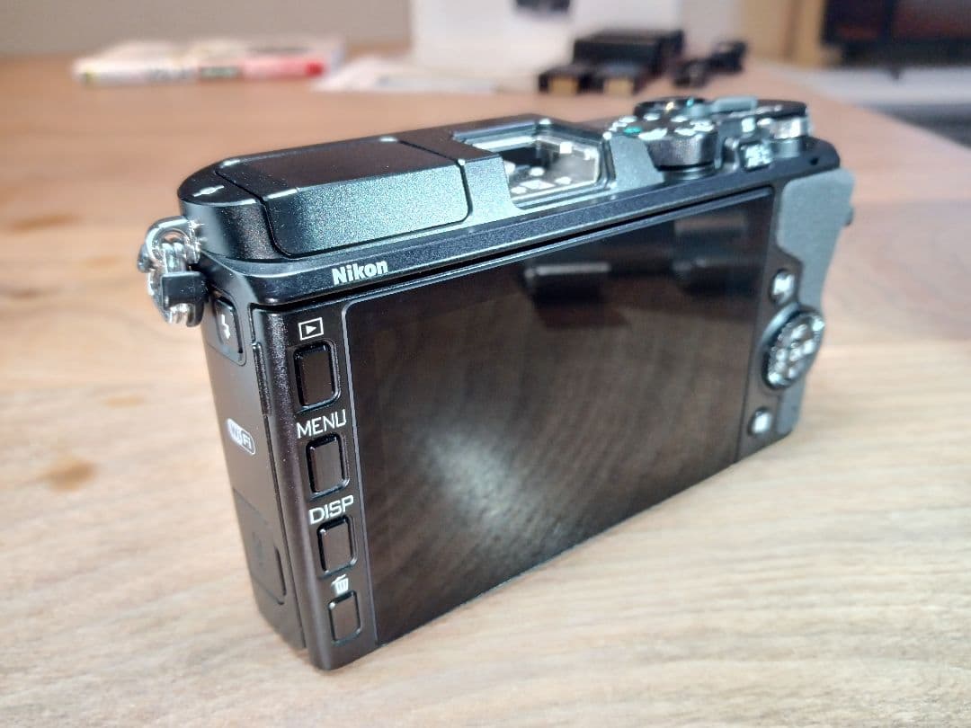 t*o様 センサー清掃済み【バッテリー計2個+ガイド本】Nikon1 V3 ボデ