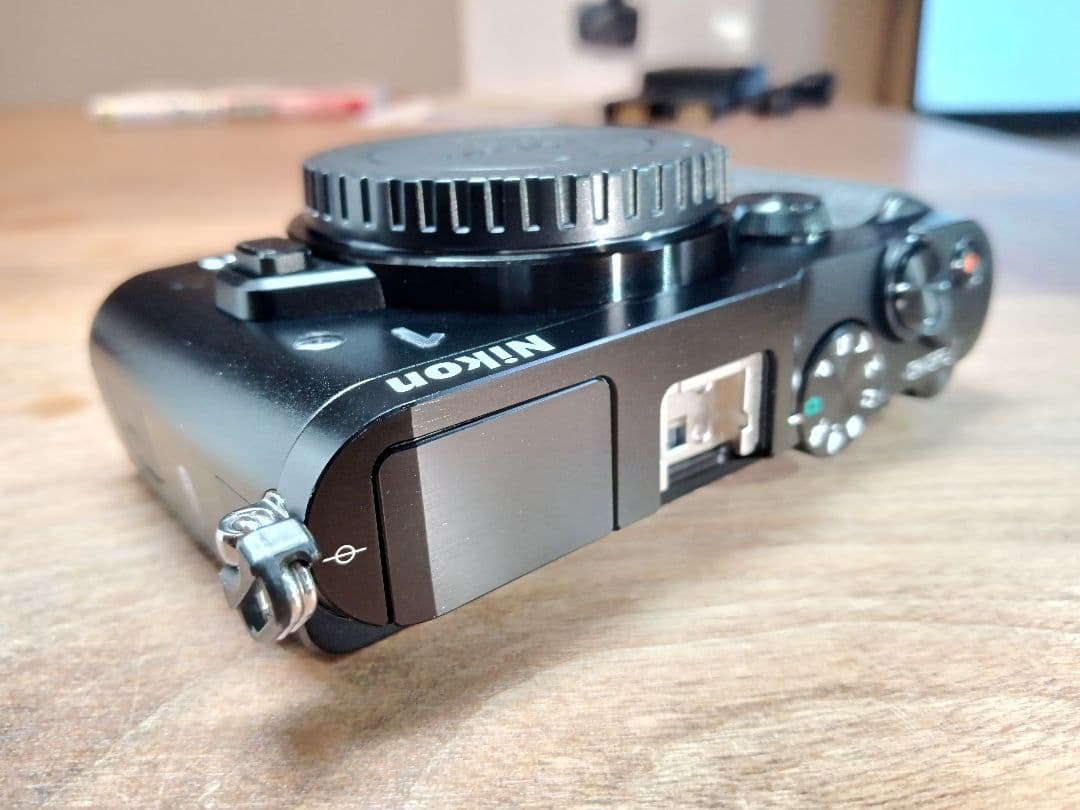 t*o様 センサー清掃済み【バッテリー計2個+ガイド本】Nikon1 V3 ボデ