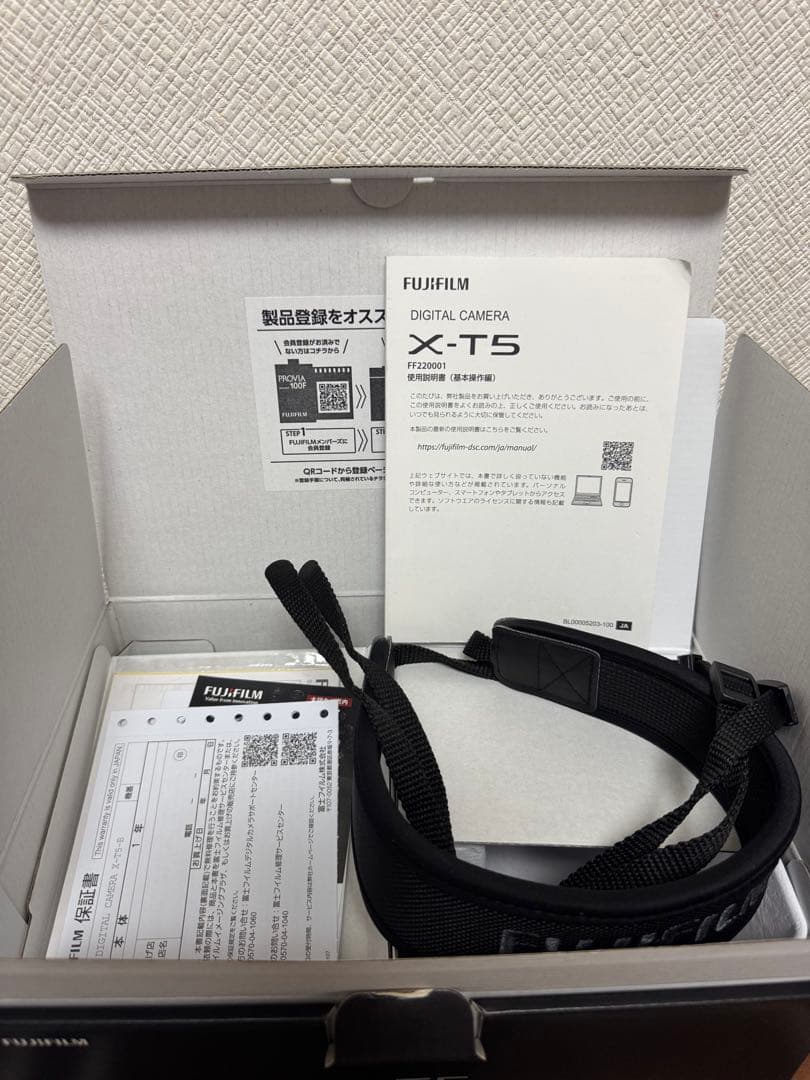 富士フィルム XT5 XF16-50mmレンズキット ブラック