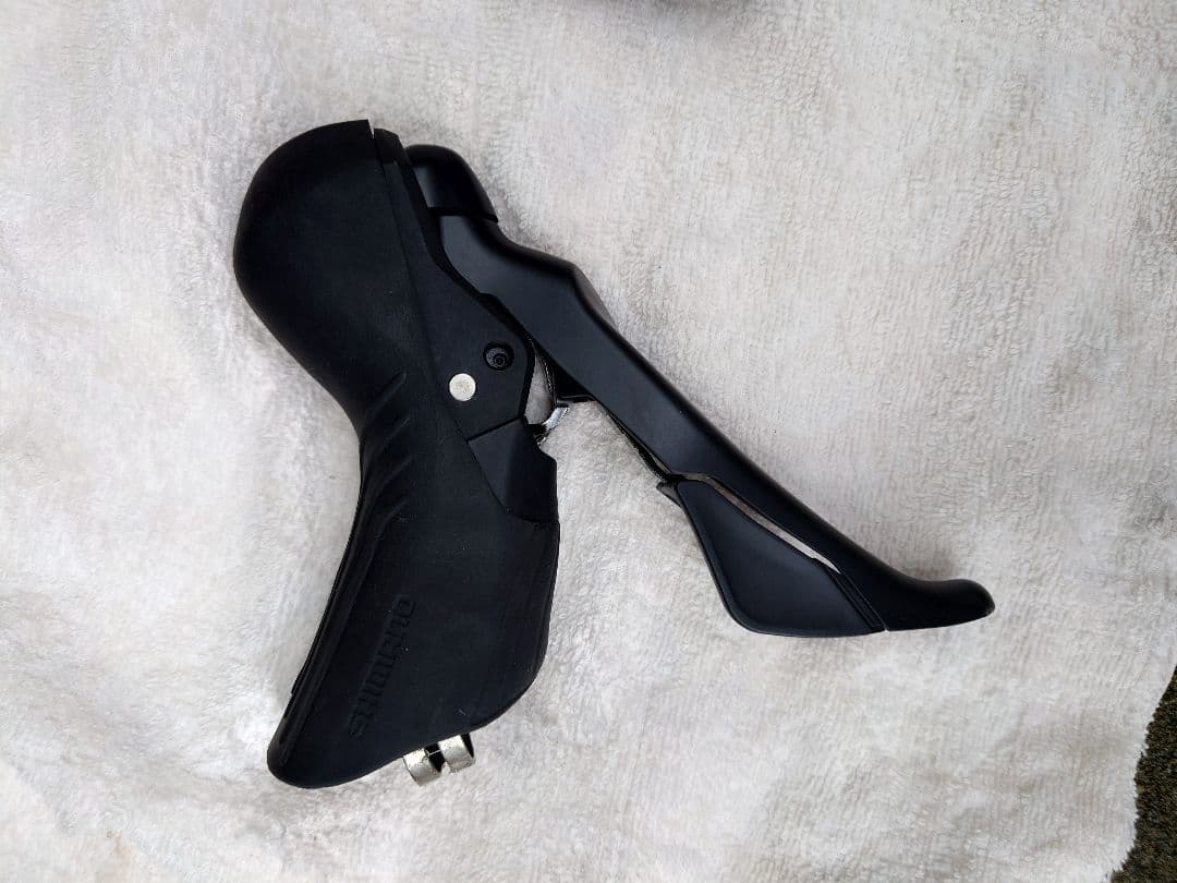 GRX 12s STI(右)とリアディレイラーセット