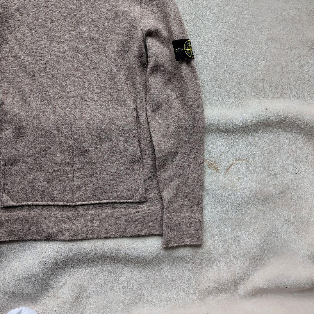 ストーンアイランド タートルネック ニット 袖ロゴ グレー 薄手生地 L相当