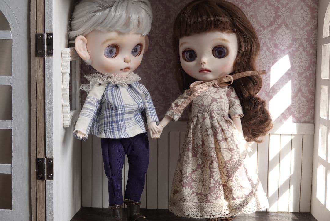 ブライスリカちゃんカスタムアイシードールBOX形ドールハウス背景