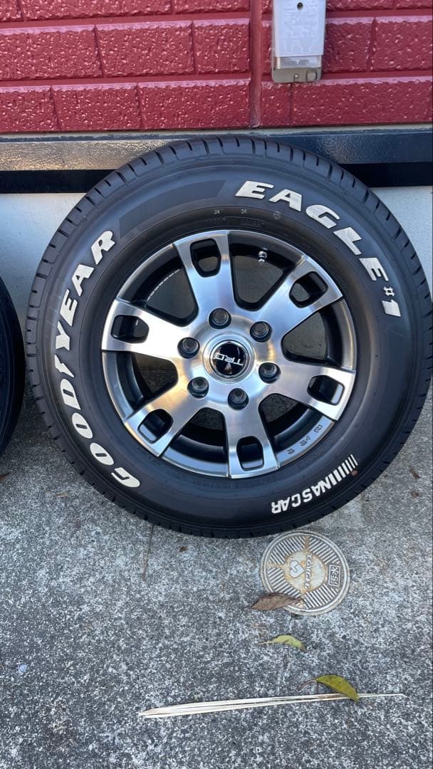 ハイエース　Goodyear Eagle #1 TRD 15インチセット