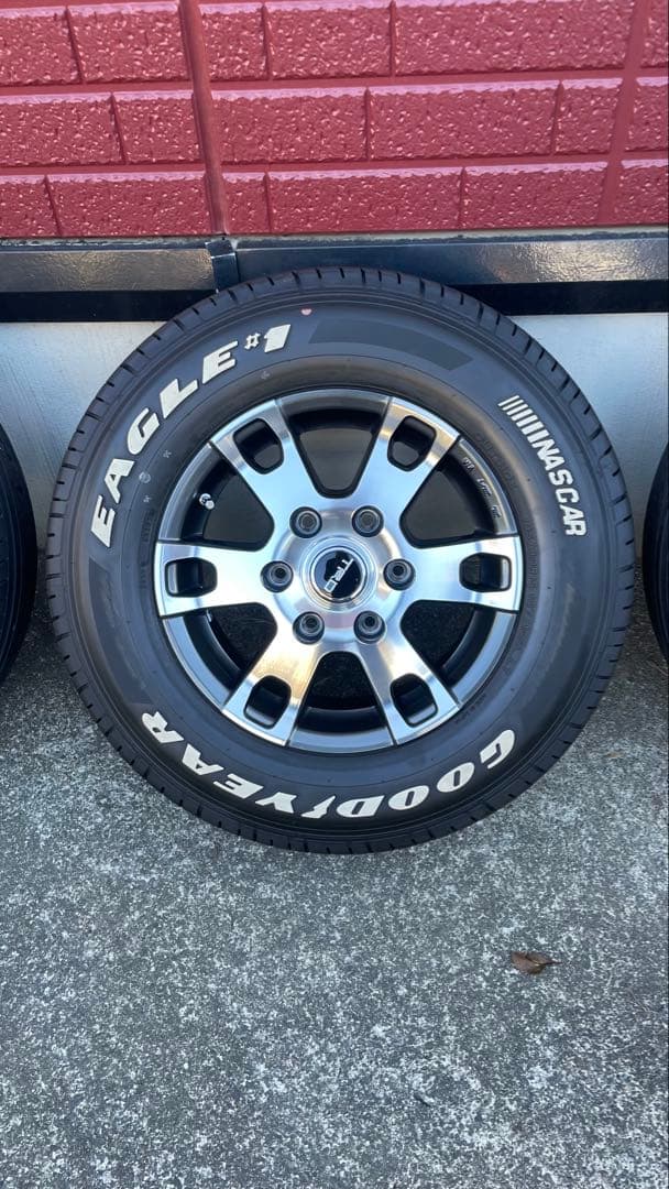 ハイエース　Goodyear Eagle #1 TRD 15インチセット