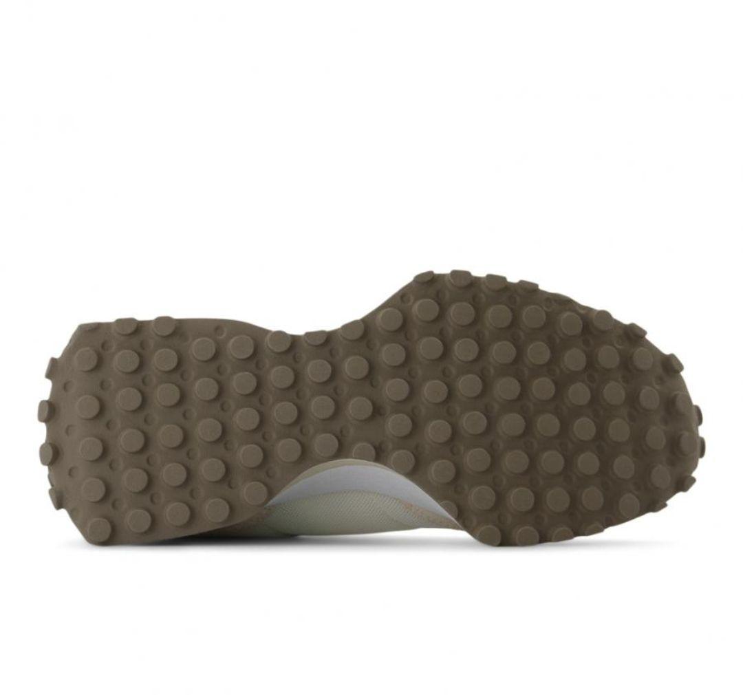 特価　新品 ニューバランス　スニーカー　U327　24.5cm　送料込